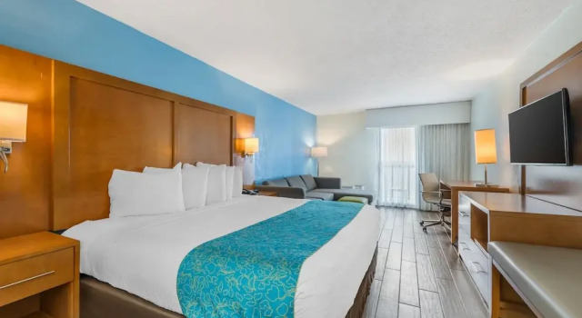 Двухместный номер Standard с балконом и с частичным видом на океан Tropical Winds Resort Hotel