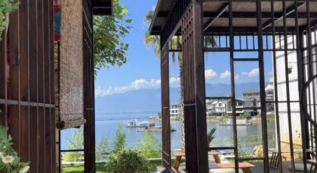 Dali Guqinhai Sea Viewing Inn