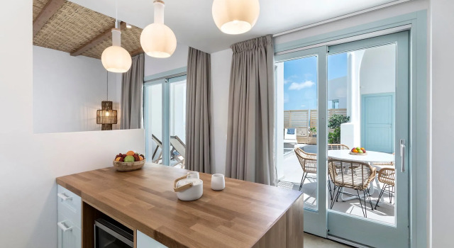 Santo Bloom Luxury Suites