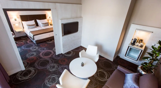 Двухместный люкс с балконом Aura Hotel Adults Only