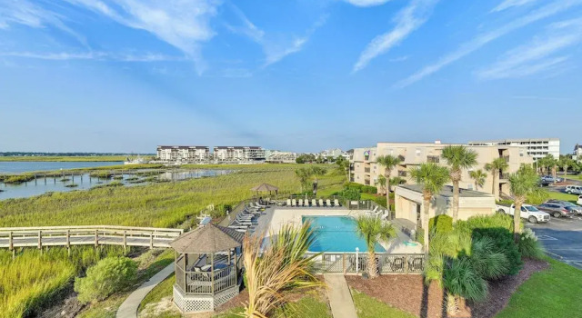 Апартаменты Coastal Murrells Inlet Condo With Balcony!