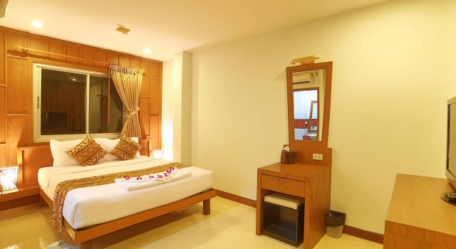 Lotus Hotel Patong