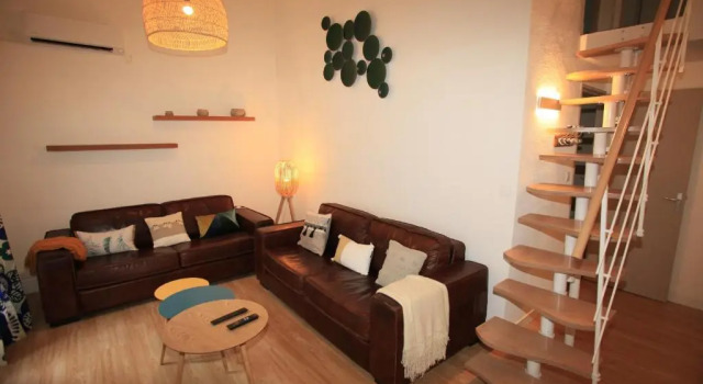 Villa Mama Cocha 8 minutes à pied des plages, Забронировать Вилла Коттеджи Санари-сюр-Мер, рядом с Пляж Горгетт, Коттедж