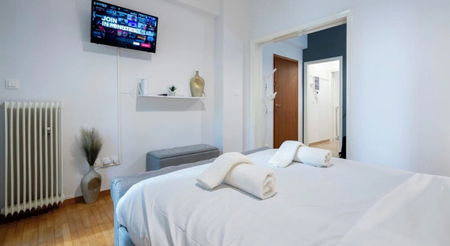 Двухместные апартаменты с балконом и с видом на сад Chic 1-Bedroom near Panathenaic Stadium