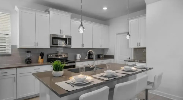Stylish 5BR Home With Themed Bedrooms, Забронировать Дом для отпуска Виллы Фор Корнерз, Вилла