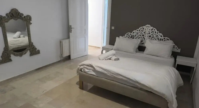 Stylish villa avec parking et piscine, Book Villa Villaer i Sidi Daoud, Villa
