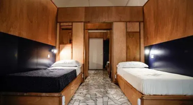 Кровать в общем номере (женский номер) NAP Hostel Spaccanapoli
