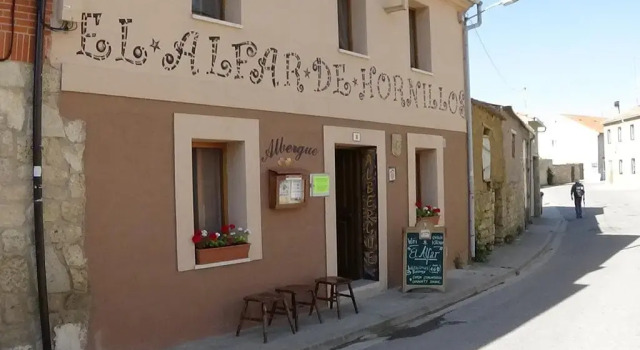 Albergue El Alfar/Pilgrim Hostel, Забронировать Хостел Орнильос-дель-Камино 
