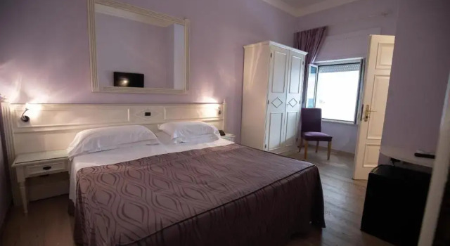 Двухместный номер Standard с видом на сад Hotel London