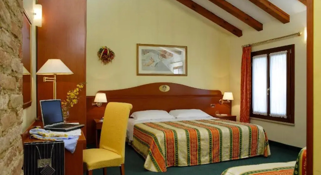 Трёхместный номер Standard Hotel Antico Moro
