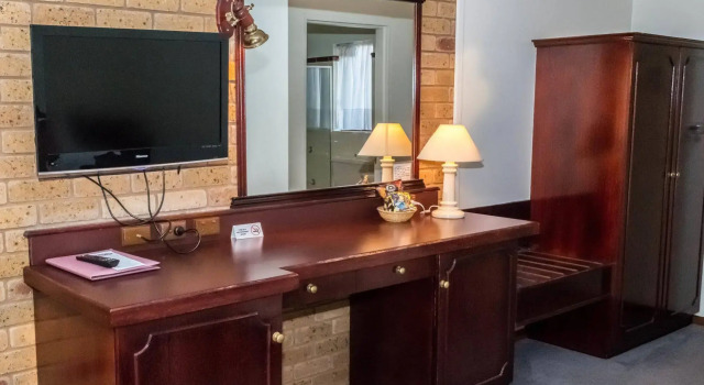 Narrandera Club Motor Inn, Buchen Sie Gasthaus Narrandera Riverina