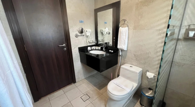 Двухместный номер Executive с балконом Golden Tulip Al Khobar Suites