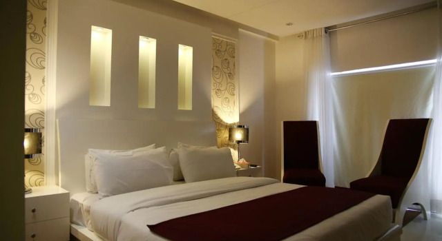 Lahore Continental Hotel, Reservar Hotel Hotéis em Lahore com estacionamento, Estacionamento
