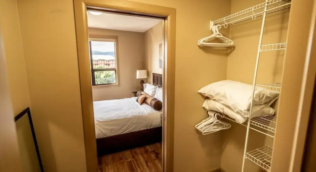 Lake Views at Playa Del Sol #408, Buchen Sie Hotel Kelowna British Columbia