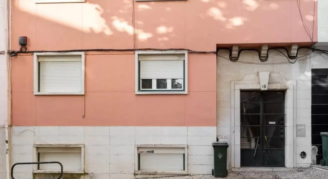 ALTIDO Bright & Beautiful 4BR Apt 5 mins to Rato subway, Забронировать Отель Отели Лиссабона 4 звезды, рядом с Станция метро Авенида, 4*