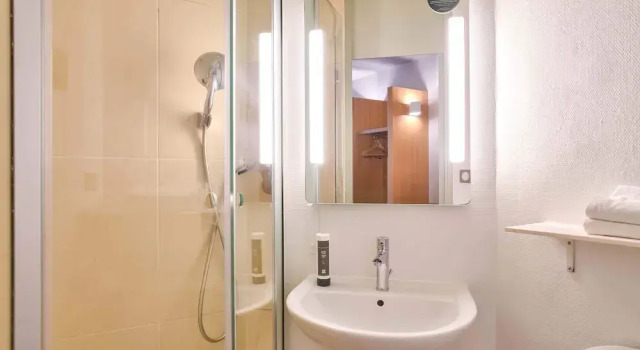 Трёхместный номер B&B HOTEL Goussainville CDG