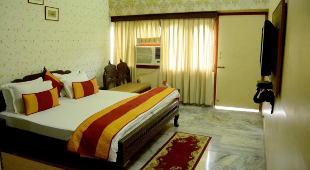 Hotel Chandrawati Palace