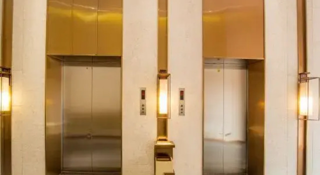 Shangfu Hotel (Gaozhou), Boek Hotel Hotels in Guangdong met parkeren, Parkeren