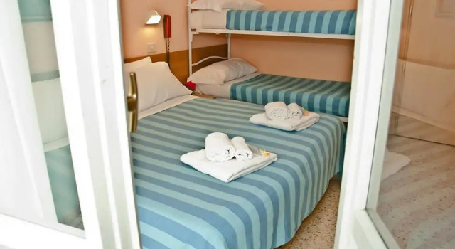 Четырёхместный номер Standard с балконом Hotel Staccoli