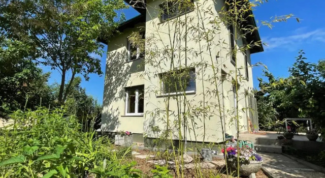 Коттедж Lombliget Velence Vendégház