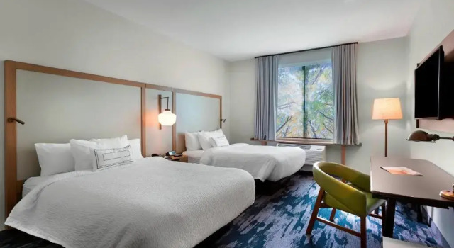 Четырёхместный номер Standard Fairfield Inn & Suites by Marriott Shelby