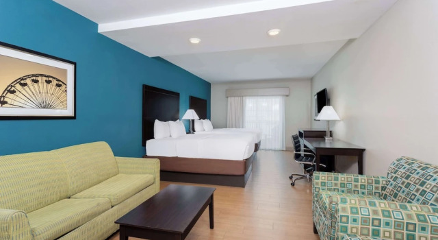 Четырёхместный номер Standard с балконом La Quinta by Wyndham Ocean City