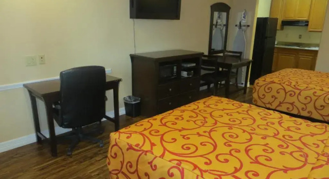 Четырёхместный номер Standard Platinum Inn Katy