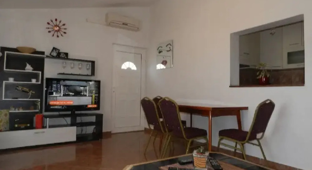 Apartments Mila, Забронировать Апартаменты/квартира Отели Водице с парковкой, рядом с Частный Пляж Отеля «Кристина», Парковка