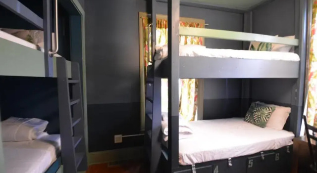 Кровать в общем номере Michie Hostel