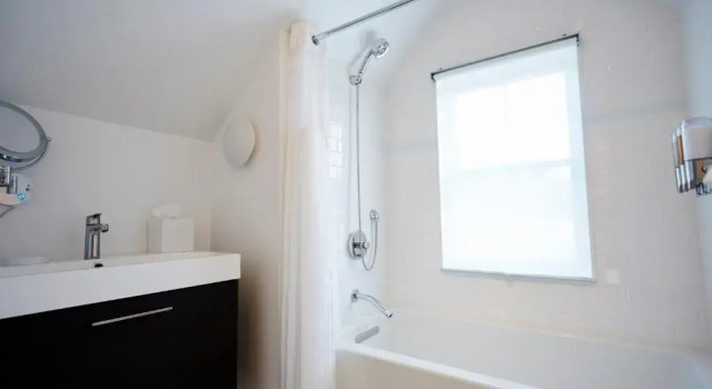 Полулюкс Deluxe Station Inn Pawling