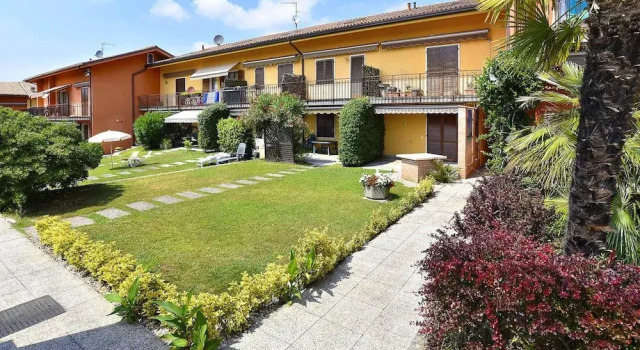 Apartment With one Bedroom in Pacengo, With Shared Pool, Furnished Terrace and Wifi - Near the Beach, Prenota Appartamento Hotel a Veneto con piscina, Piscina