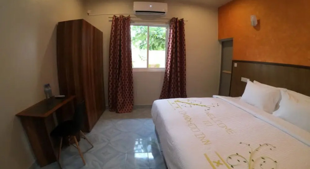 Omadhoo Inn