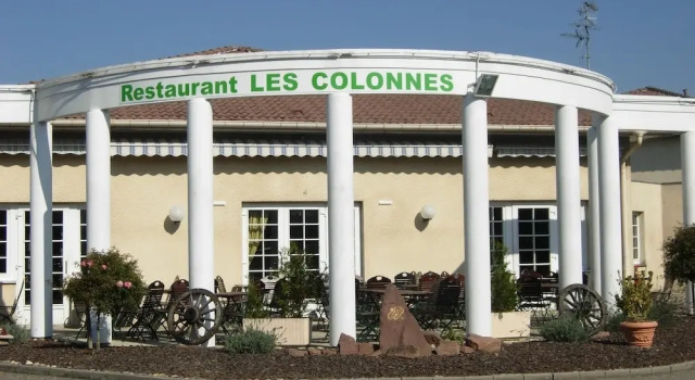 Les Colonnes Strasbourg Zenith, Book Hotel Hoteller i Eckbolsheim med pool, Swimmingpool