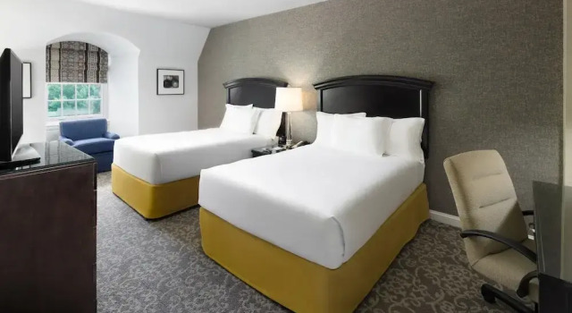 Четырёхместный номер Standard Andover Inn