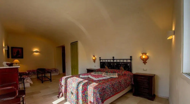 Antica Dimora La Corona, Book Hotel San Pantaleo Emerald Coast