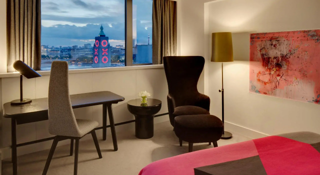 Номер Superior Sea Containers London