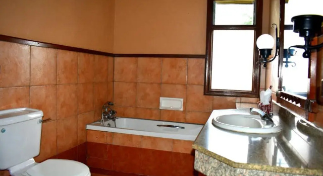 Номер Deluxe Lake Nakuru Lodge