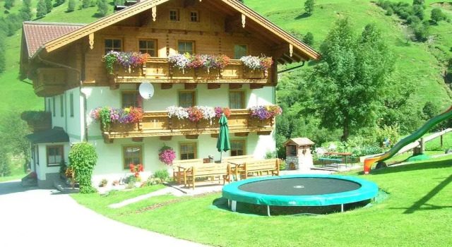 Kleinellmauhof, Rezervovat Hotel Hotely v Grossarltal s parkováním, Parkování