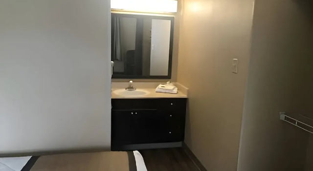 Люкс Candlewood Suites Houston Space Center - Webster