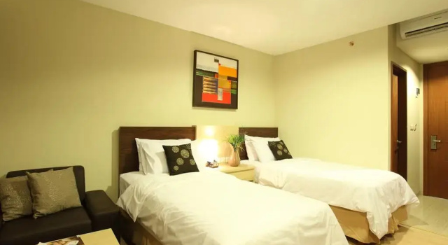 Deluxe Twin room Avissa Suites