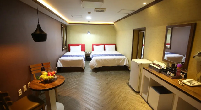 Трёхместный семейный номер Standard Dubai Motel