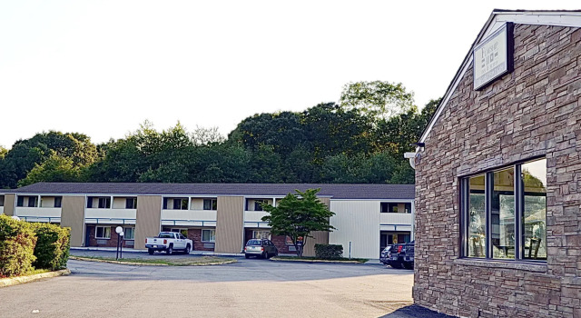 Flagship Inn & Suites, Buchen Sie Gasthaus Groton Massachusetts