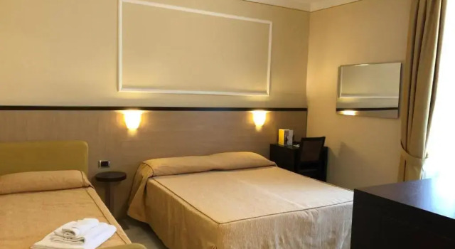 Трёхместный номер Standard Hotel Tirrenia