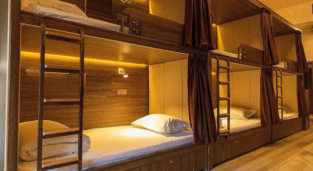 Кровать в общем номере (женский номер) The Hump Hostel