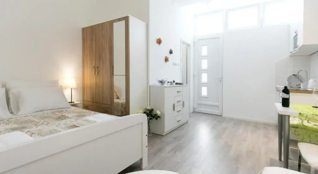 Студия Apartments Sara