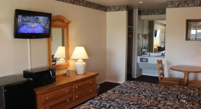 Standard Zimmer Lakeside Inn & Suites