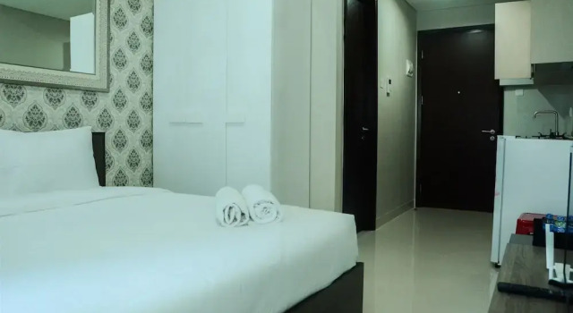 Modern City View Studio Apartment at Puri Mansion By Travelio