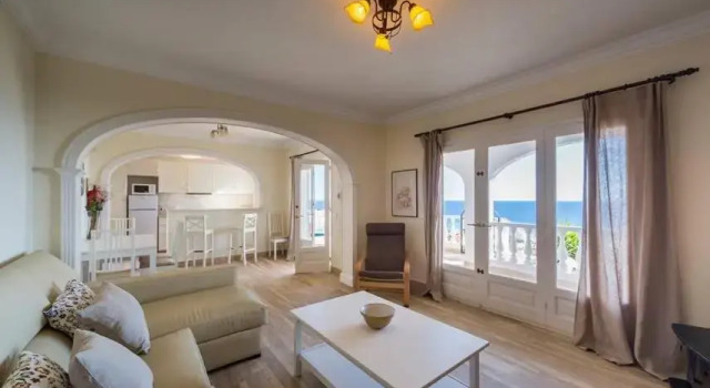 Casa Amor - Beautiful 3 bedroom Villa magnificent sea views - High standard interior, Reservar Vila Alaior Minorca