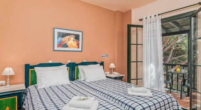 Апартаменты с балконом Hotel Ledra