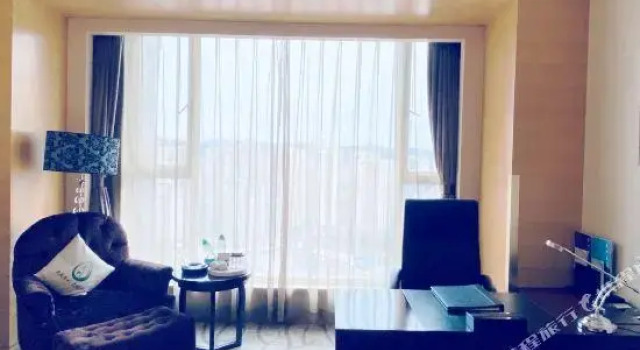 Номер Executive Days Hotel & Suites by Wyndham Hengan Chongqing
